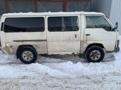 Минивэн или однообъемник Nissan Caravan 1995 года, 250000 рублей, Магадан