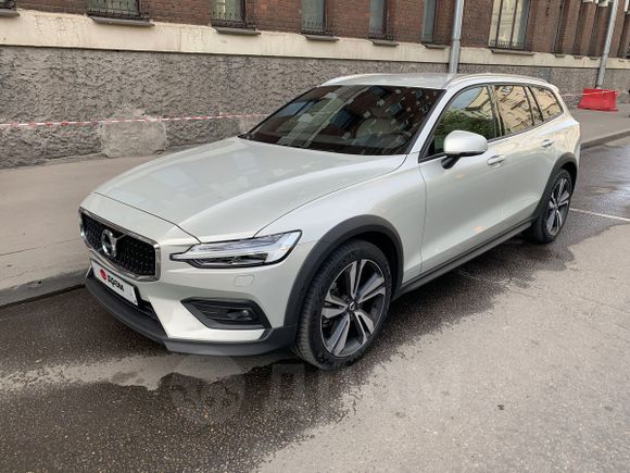  Volvo V60 2019 , 2890000 , 