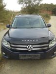 SUV   Volkswagen Tiguan 2012 , 900000 ,  