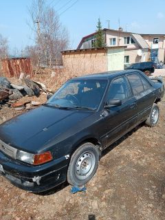 Седан Mazda Familia 1989 года, 150000 рублей, Большой Камень
