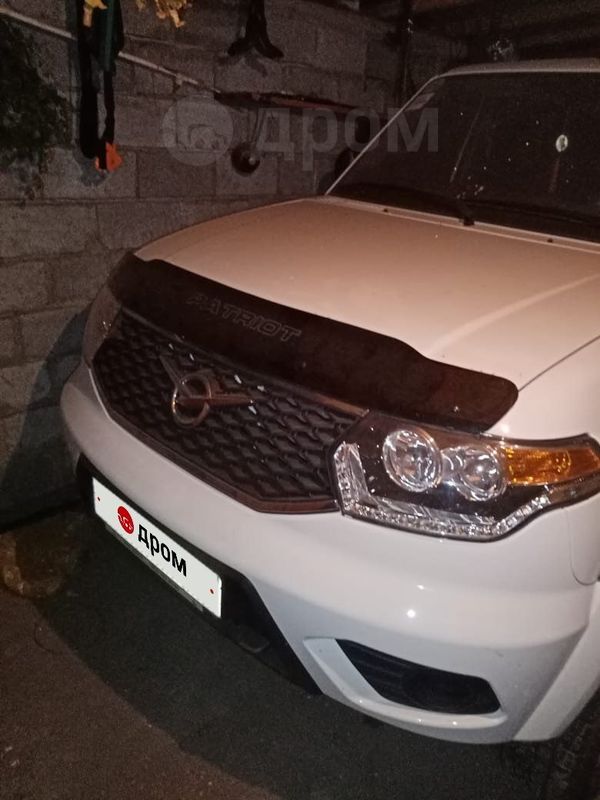 SUV     2019 , 900000 , -