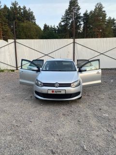Седан Volkswagen Polo 2011 года, 450000 рублей, Сосново