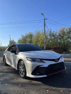 Седан Toyota Camry 2021 года, 4100000 рублей, Омск