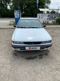 Седан Mitsubishi Galant 1988 года, 135000 рублей, Рубцовск