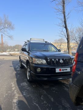 SUV или внедорожник Toyota Kluger V 2001 года, 1000000 рублей, Уссурийск