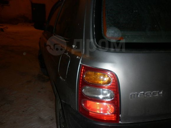 Nissan March 2000 , 125000 , 