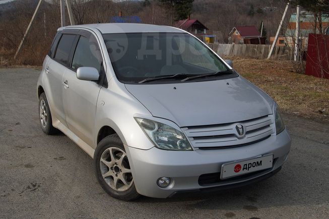  Toyota ist 2002 , 315000 , 