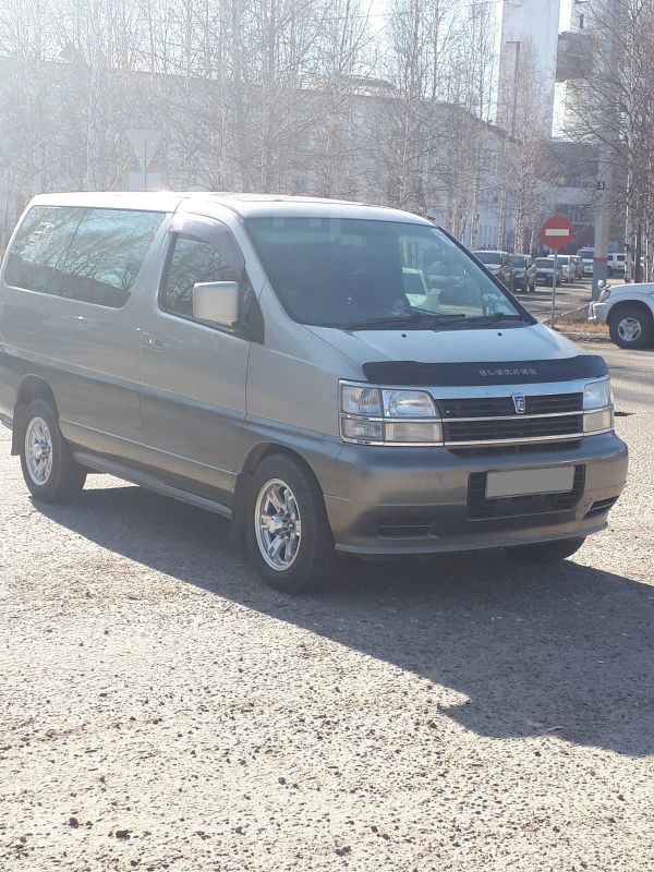    Nissan Elgrand 1998 , 450000 , 