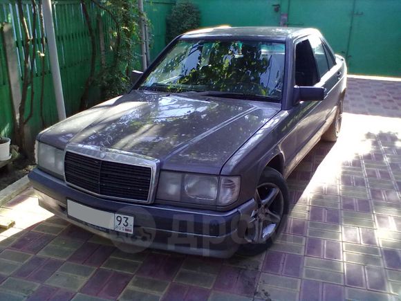  Mercedes-Benz 190 1988 , 235000 , 