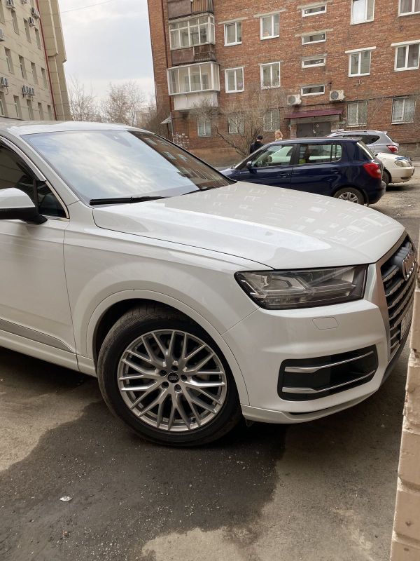 SUV   Audi Q7 2016 , 3200000 , 