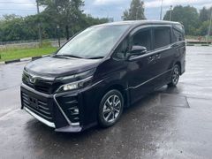 Минивэн или однообъемник Toyota Voxy 2018 года, 2290000 рублей, Звенигород