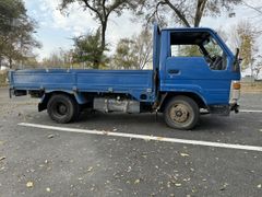 Бортовой грузовик Toyota 4CBT2 1992 года, 385000 рублей, Уссурийск