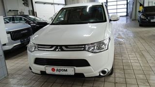 SUV или внедорожник Mitsubishi Outlander 2012 года, 1555555 рублей, Омск