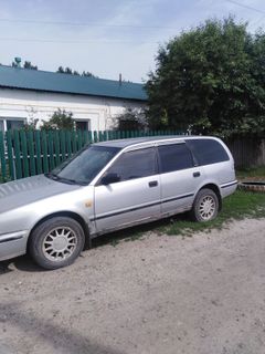 Универсал Nissan Avenir 1993 года, 100000 рублей, Барнаул