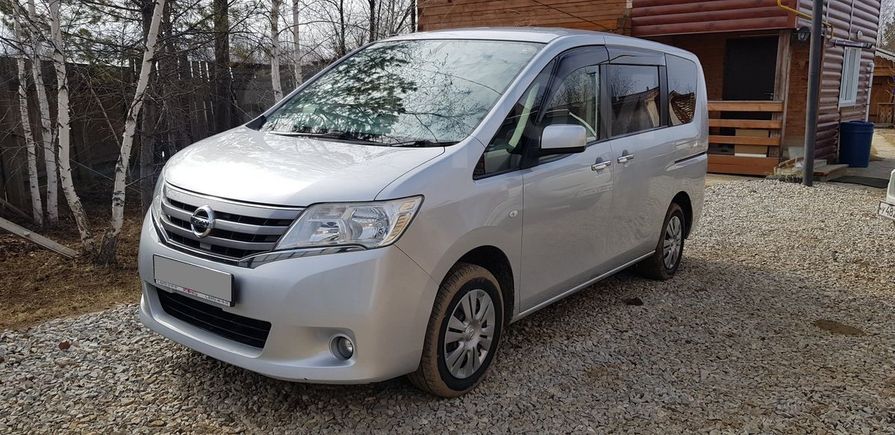    Nissan Serena 2013 , 700000 , 