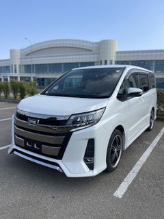 Минивэн или однообъемник Toyota Noah 2017 года, 2450000 рублей, Краснодар