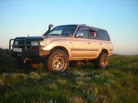 SUV   Toyota Land Cruiser 1994 , 800000 , --