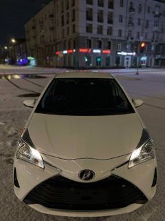 Хэтчбек Toyota Vitz 2019 года, 1090000 рублей, Красноярск