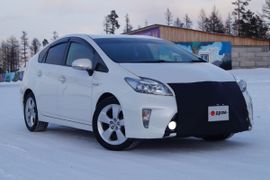 Лифтбек Toyota Prius 2013 года, 1230000 рублей, Нерюнгри