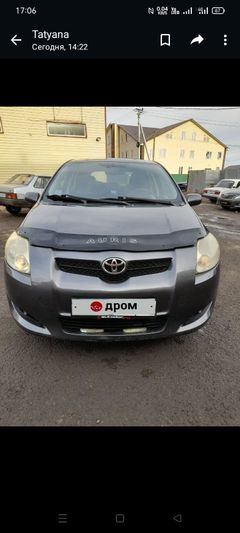 Хэтчбек Toyota Auris 2007 года, 700000 рублей, Омск