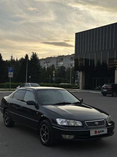 Седан Toyota Camry 2000 года, 535000 рублей, Новокузнецк