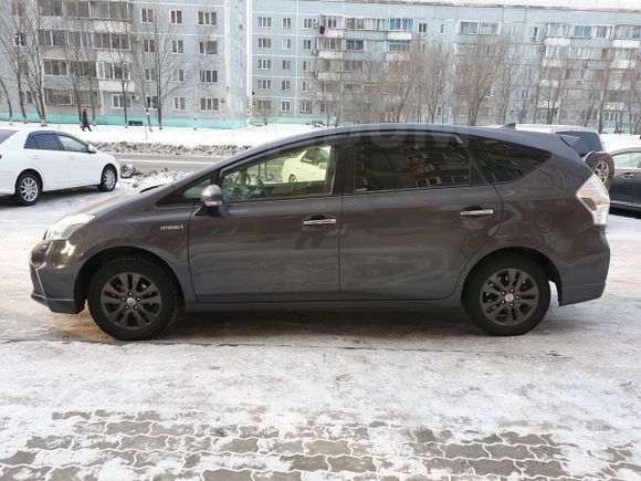    Toyota Prius Alpha 2012 , 878878 , 