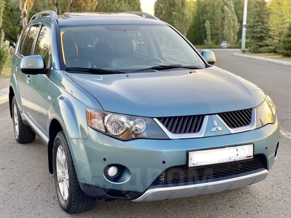 SUV   Mitsubishi Outlander 2008 , 735000 , 