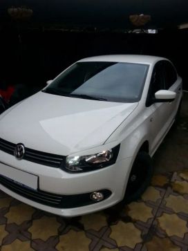  Volkswagen Polo 2011 , 400000 , 