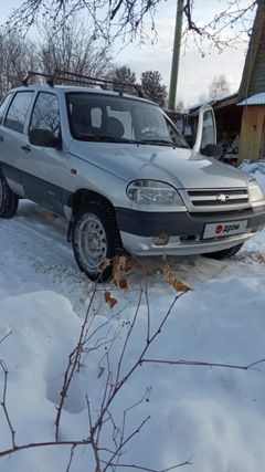 SUV или внедорожник Chevrolet Niva 2003 года, 320000 рублей, Урай