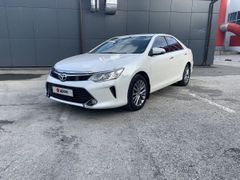 Седан Toyota Camry 2017 года, 2600000 рублей, Екатеринбург