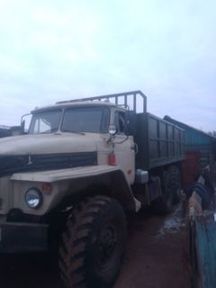 Бортовой грузовик Урал 5557 0013-40 1992 года, 1200000 рублей, Багдарин