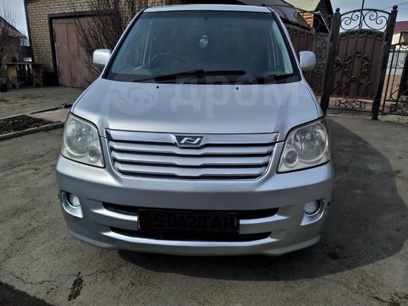    Toyota Noah 2002 , 495000 , 