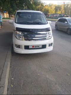 Nissan Elgrand, 2005