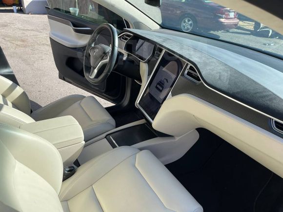 SUV   Tesla Model X 2018 , 6000000 , 