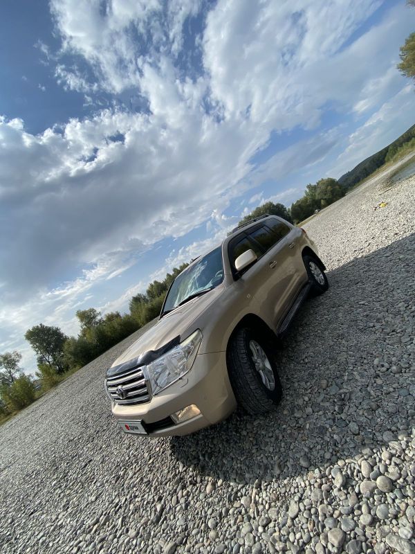 SUV   Toyota Land Cruiser 2010 , 2830000 , -