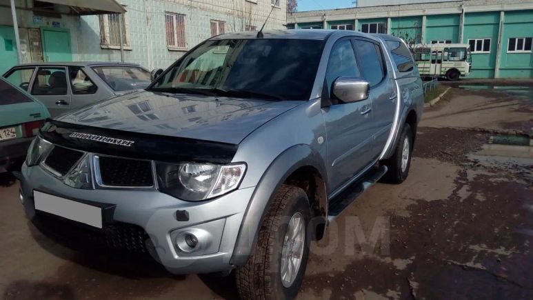  Mitsubishi L200 2011 , 800000 , 