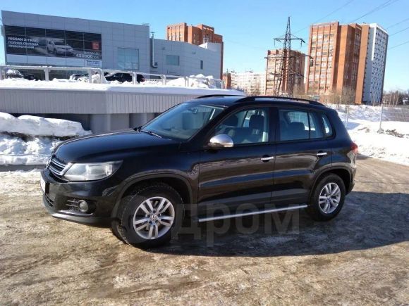 SUV   Volkswagen Tiguan 2010 , 700000 , 