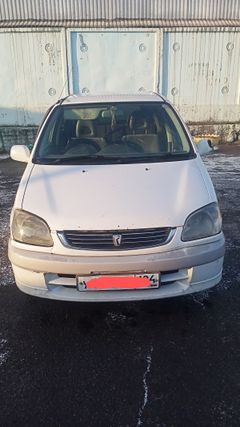 Универсал Toyota Raum 1999 года, 300000 рублей, Красноярск