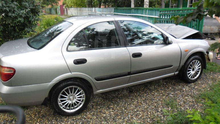 Nissan Almera 2004 , 130000 , 