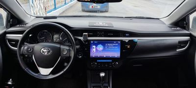 Седан Toyota Corolla 2013 года, 1500000 рублей, Лангепас