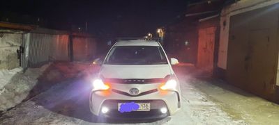 Минивэн или однообъемник Toyota Prius Alpha 2017 года, 1550000 рублей, Иркутск