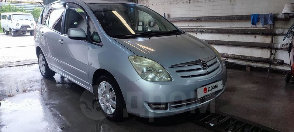    Toyota Corolla Spacio 2003 , 560000 , 