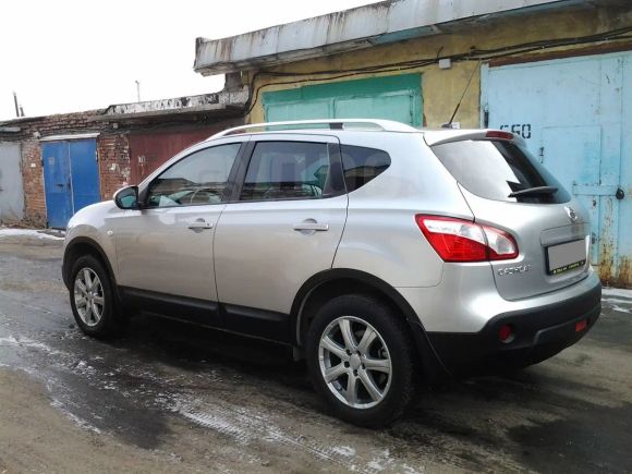 SUV   Nissan Qashqai 2010 , 715000 , 