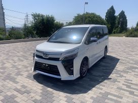    Toyota Voxy 2020 , 2685000 , 