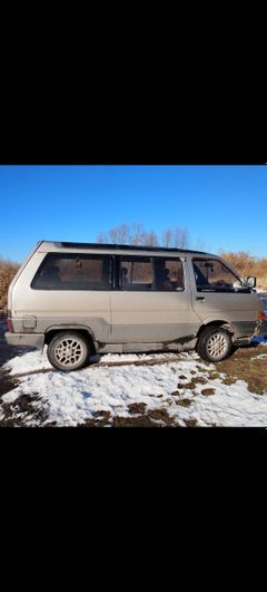 Минивэн или однообъемник Nissan Largo 1991 года, 120000 рублей, Омск