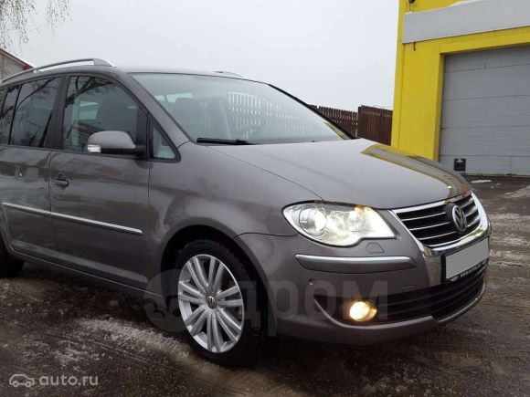    Volkswagen Touran 2007 , 700000 , 