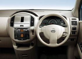    Nissan Lafesta 2011 , 655000 , 