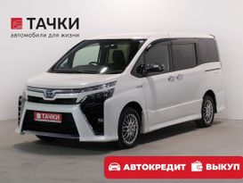 Минивэн или однообъемник Toyota Voxy 2019 года, 2910000 рублей, Чита