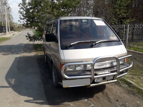    Nissan Largo 1990 , 125000 , 