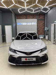 Седан Toyota Camry 2021 года, 4000000 рублей, Омск